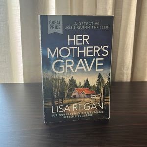 Her Mother's Grave: A Novel by Lisa Regan